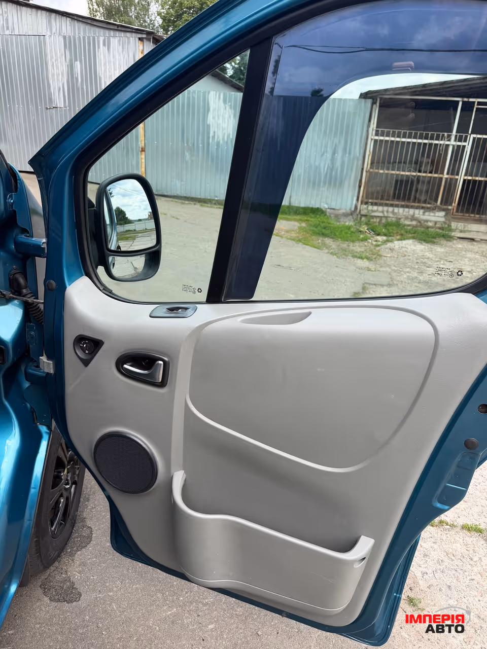 Renault Trafic - фото 22