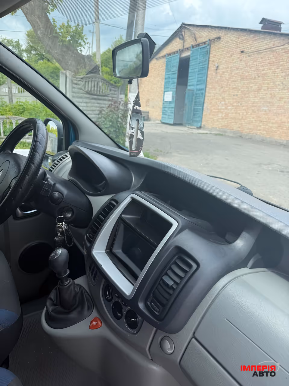 Renault Trafic - фото 13