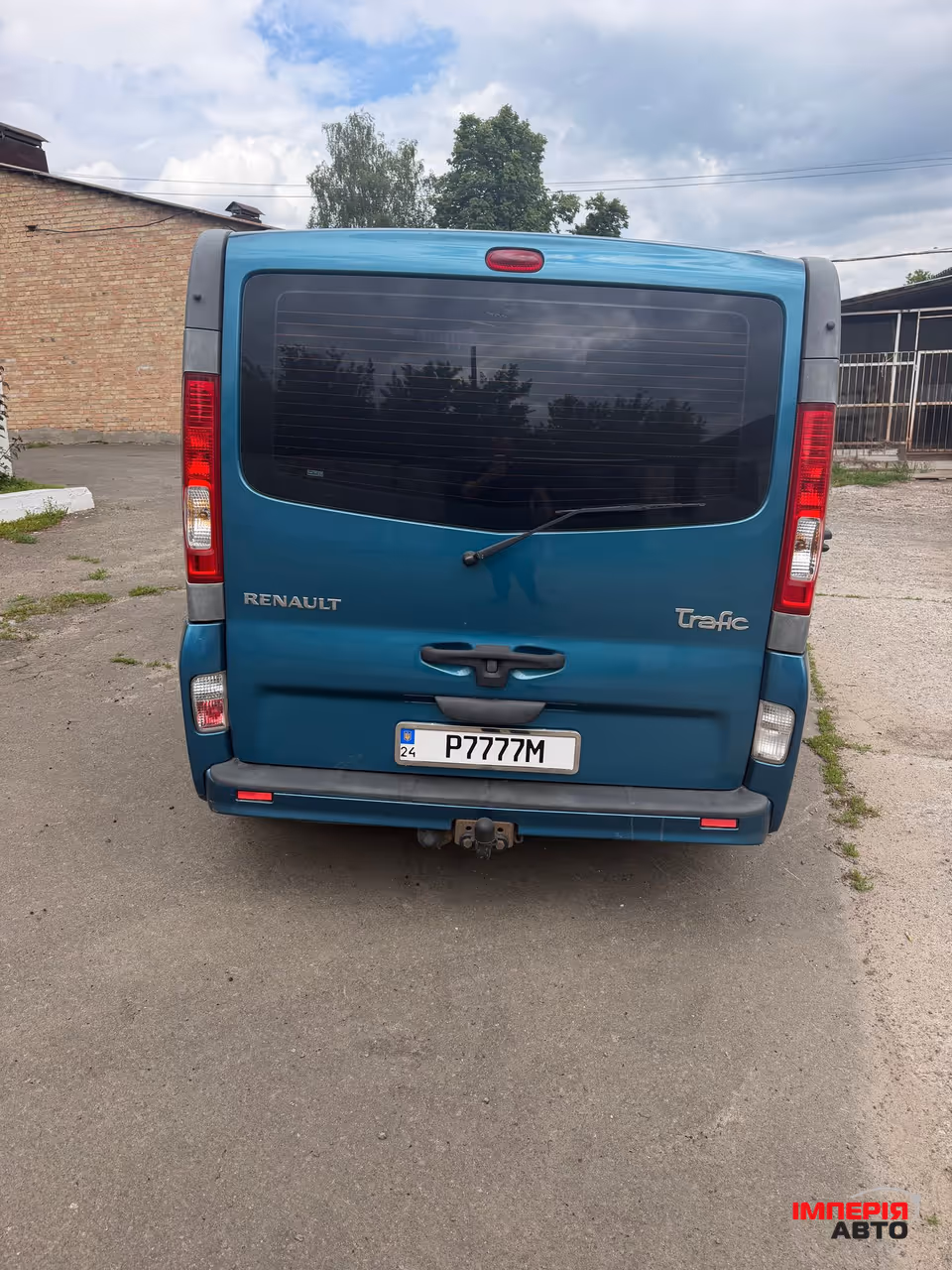 Renault Trafic - фото 9