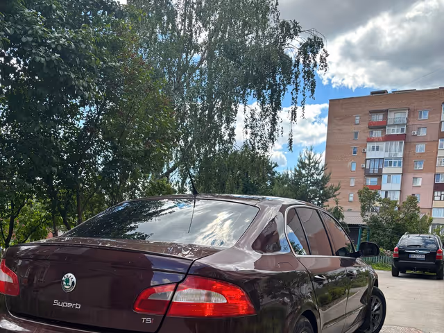 Skoda Superb - фото 4