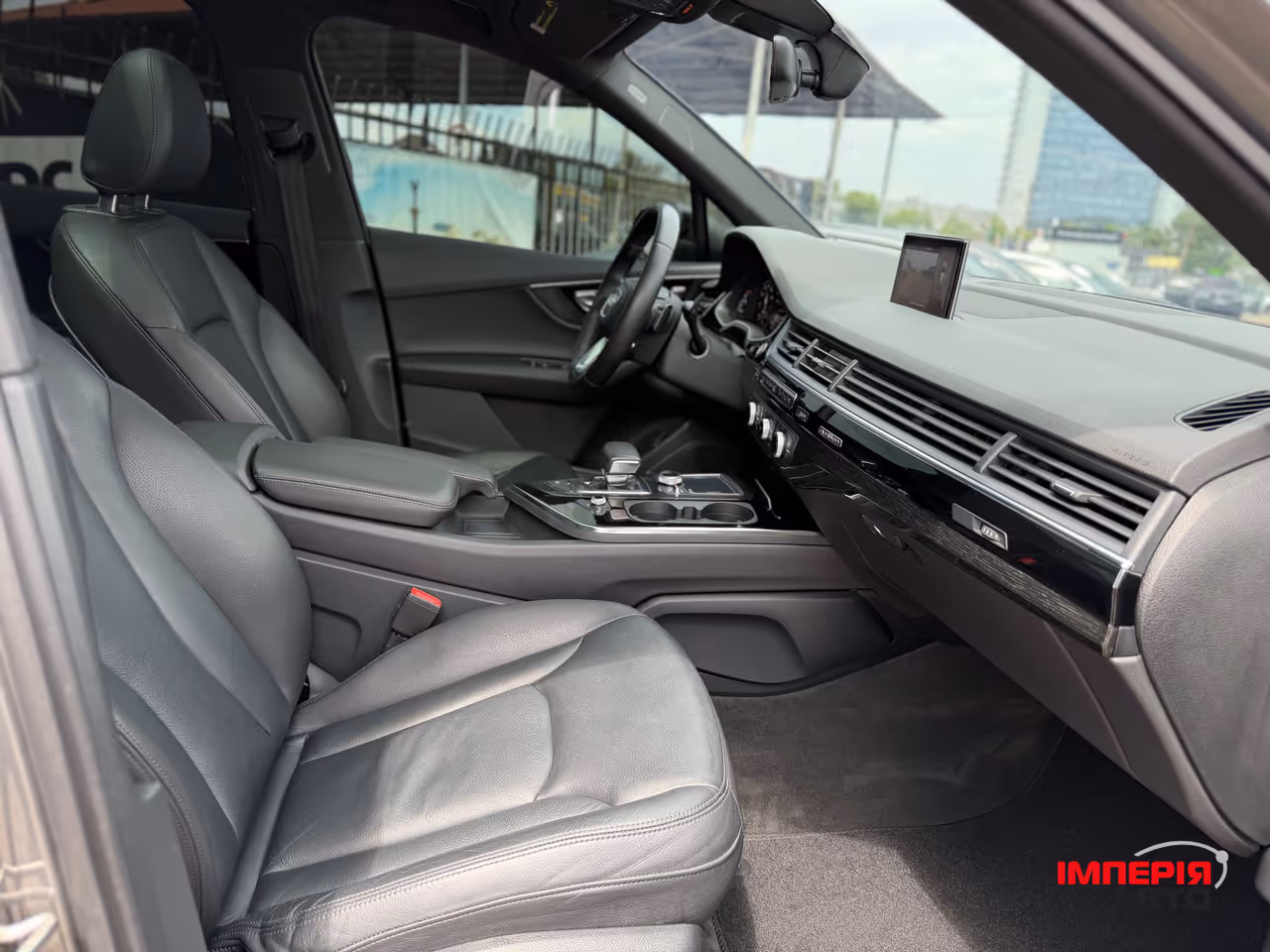 Audi Q7 - фото 15