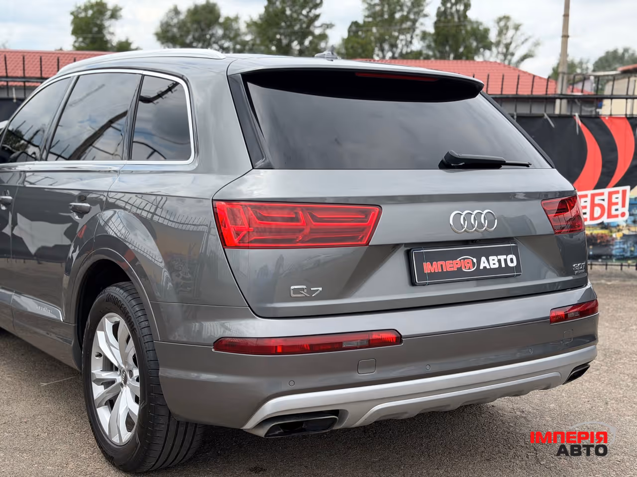 Audi Q7 - фото 7