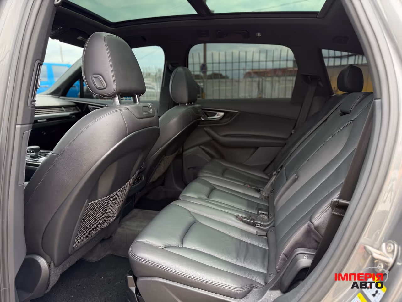 Audi Q7 - фото 11