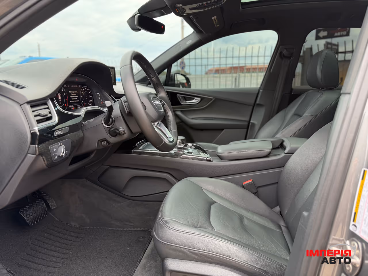 Audi Q7 - фото 17