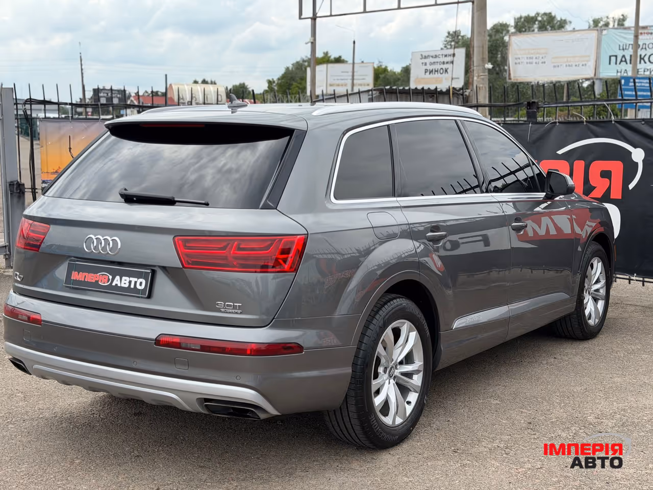 Audi Q7 - фото 6