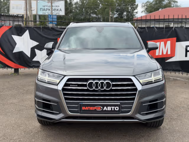 Audi Q7 - фото 4