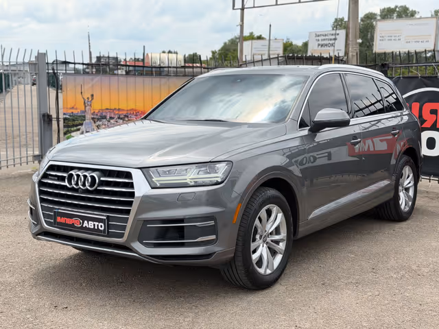 Audi Q7 - фото 1