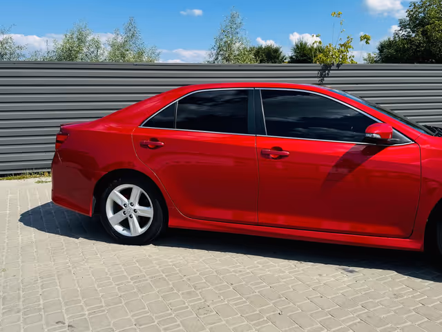 Toyota Camry - фото 3