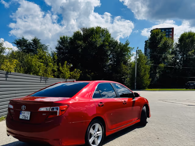 Toyota Camry - фото 5