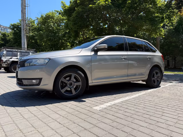 Skoda Rapid - фото 3