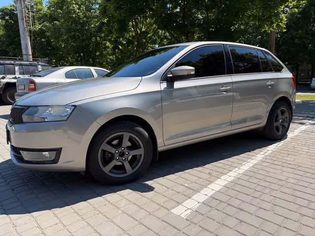 Skoda Rapid - фото 4