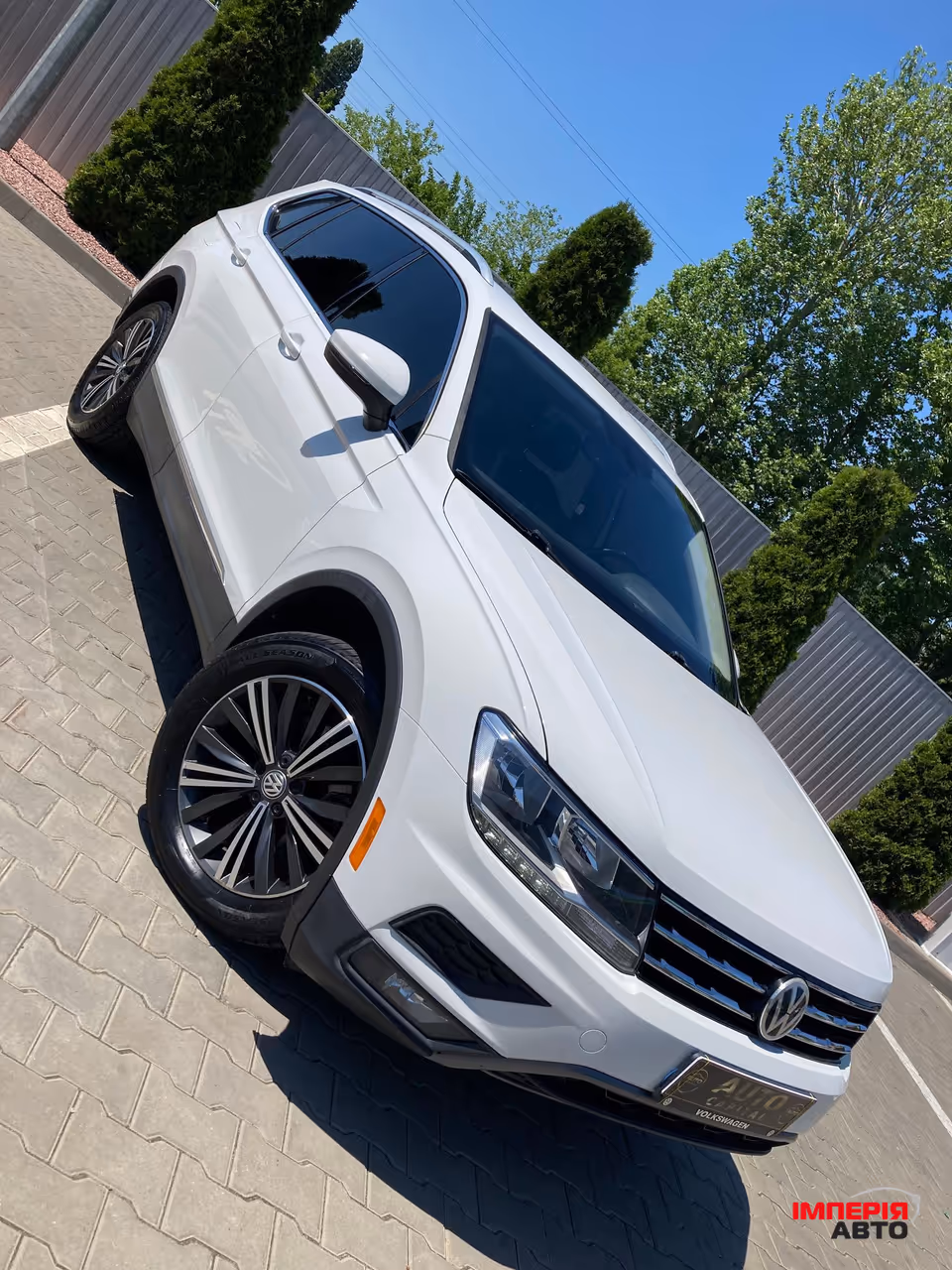 Volkswagen Tiguan - фото 1