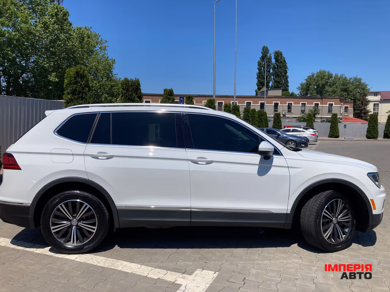 Volkswagen Tiguan - фото 3