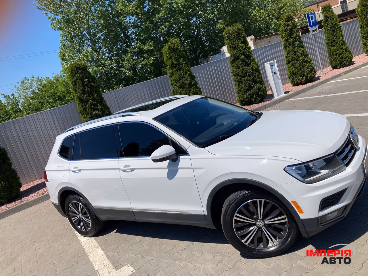 Volkswagen Tiguan - фото 2
