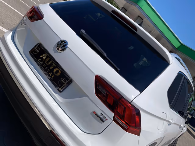Volkswagen Tiguan - фото 5