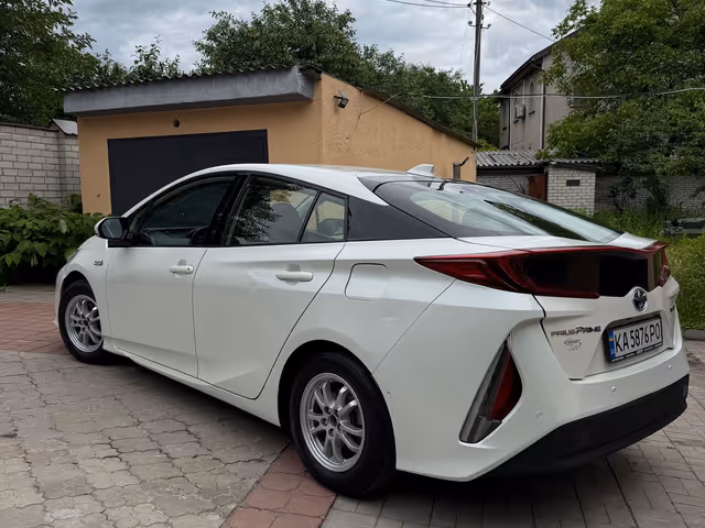 Toyota Prius - фото 5