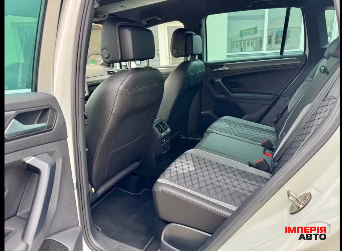 Volkswagen Tiguan - фото 8