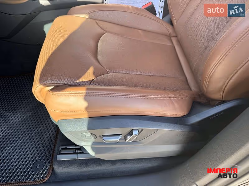 Audi Q7 - фото 7