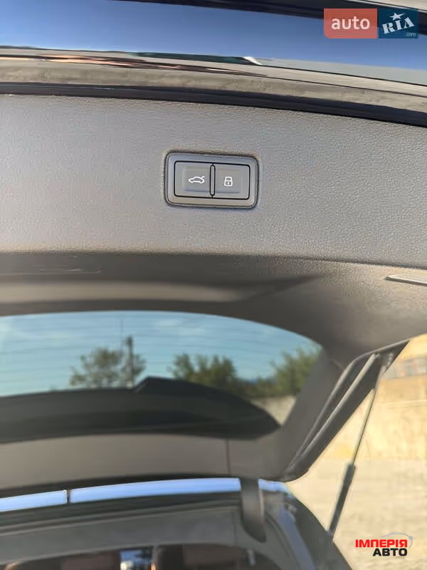Audi Q7 - фото 12