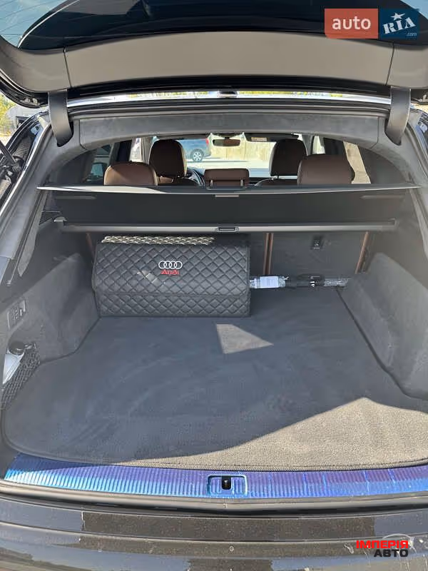 Audi Q7 - фото 13