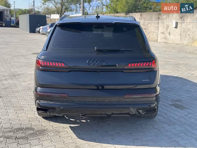 Audi Q7 - фото 5