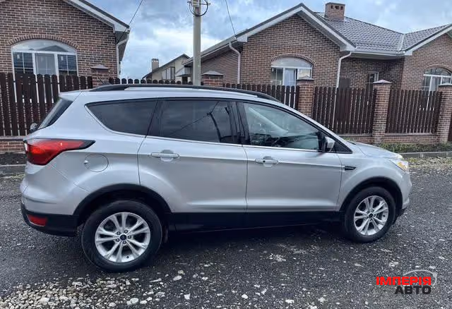 Ford Escape - фото 5