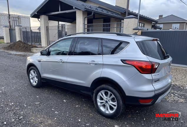 Ford Escape - фото 7