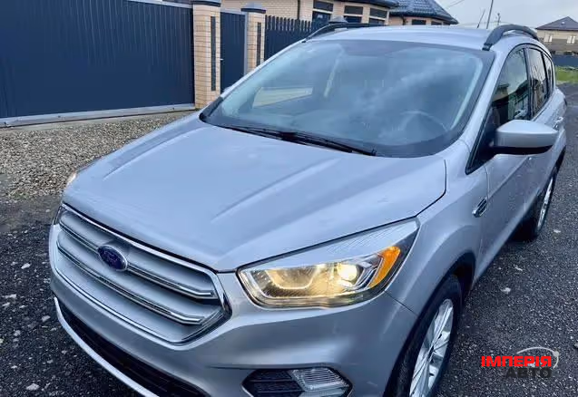 Ford Escape - фото 1