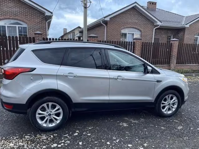 Ford Escape - фото 5