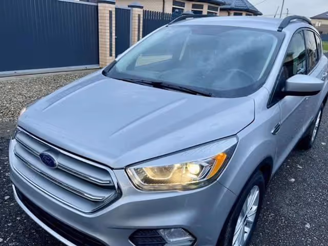 Ford Escape - фото 1
