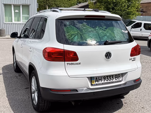 Volkswagen Tiguan - фото 3