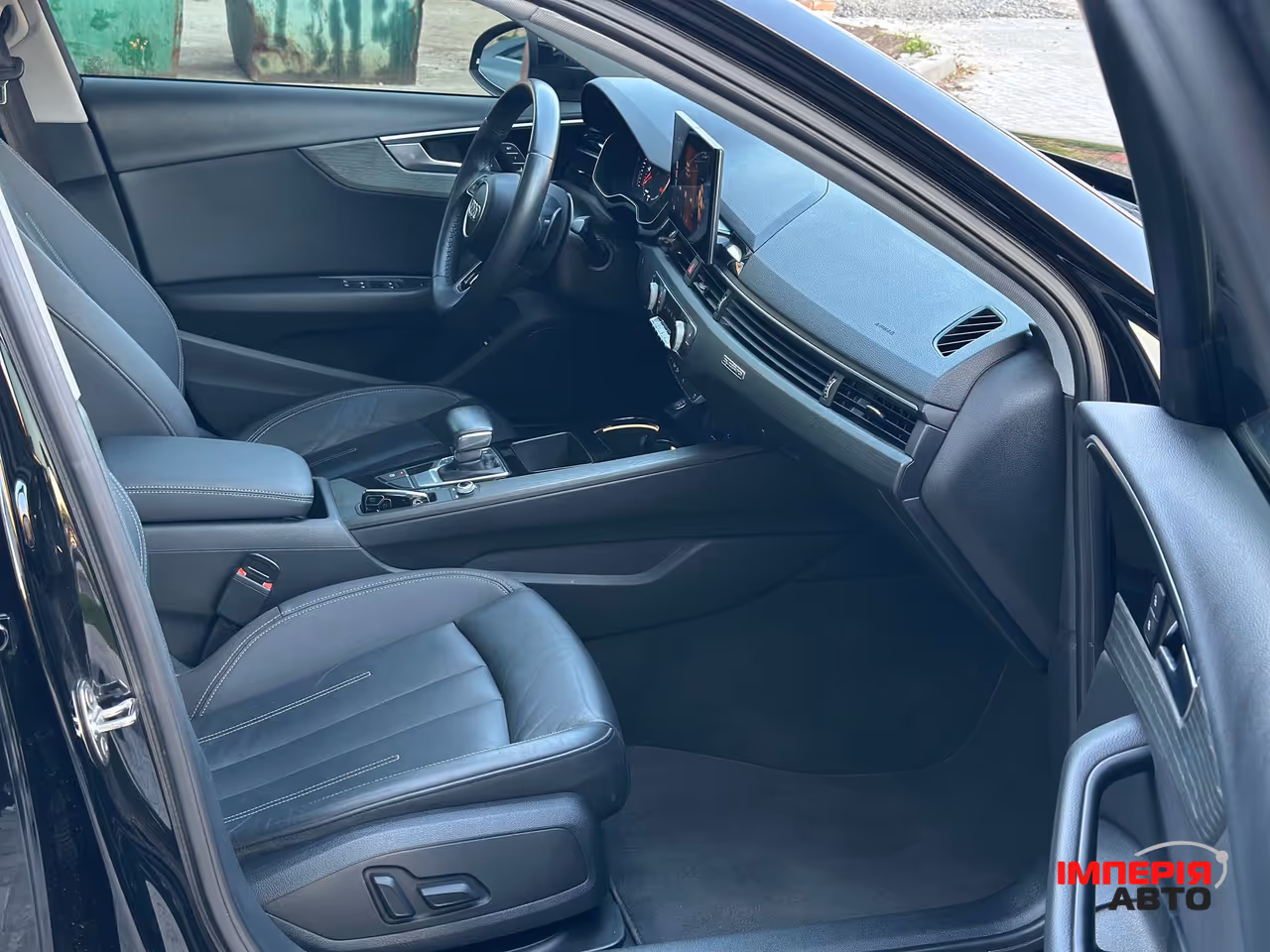 Audi A4 - фото 20