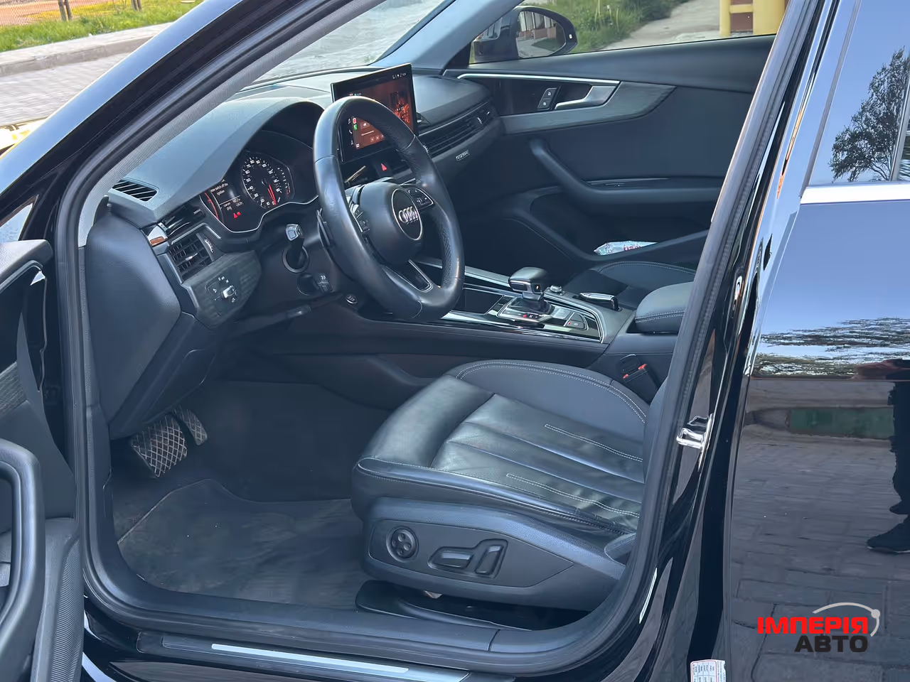 Audi A4 - фото 12