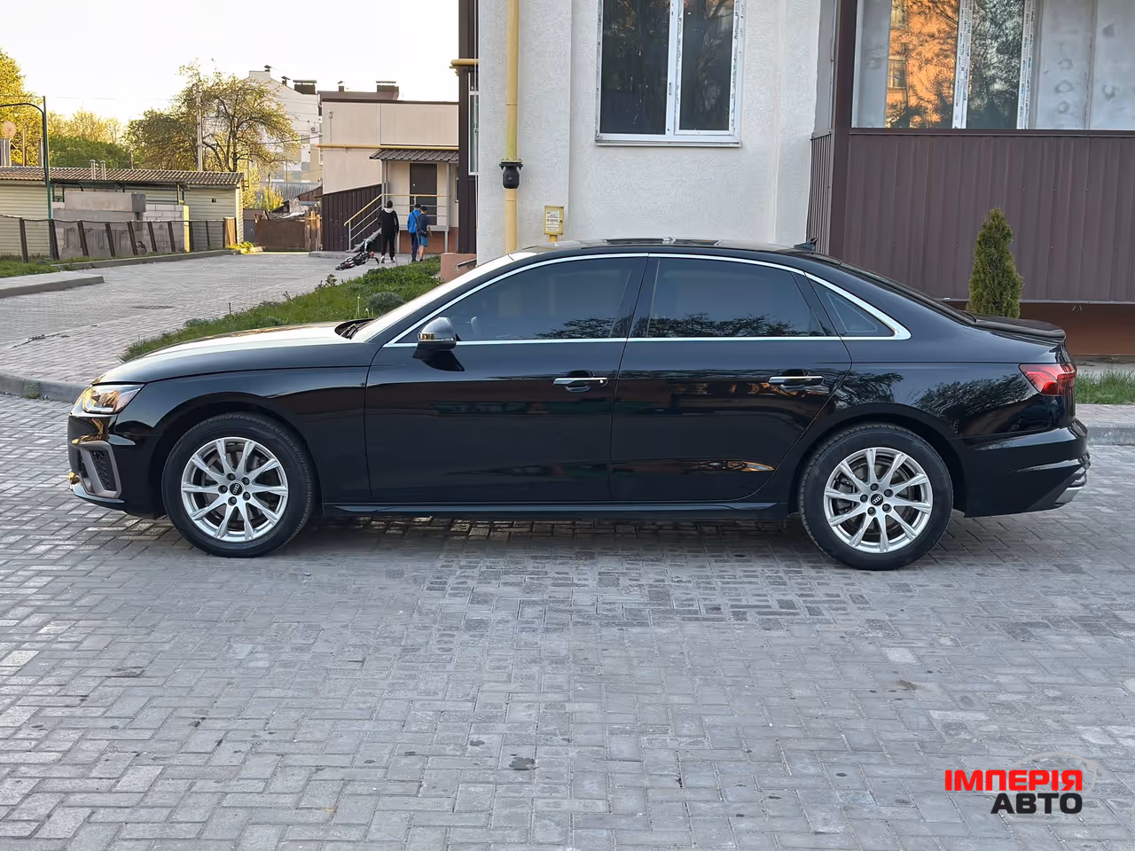 Audi A4 - фото 4