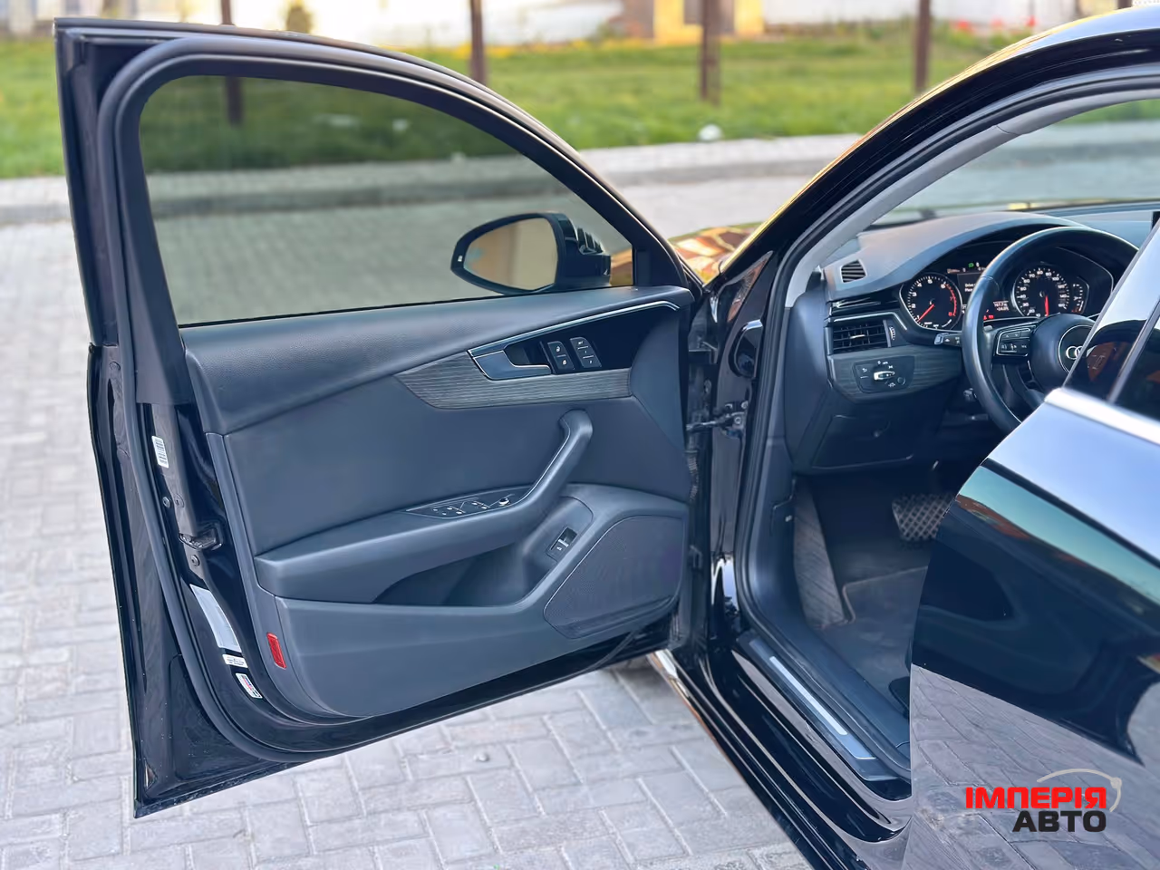 Audi A4 - фото 25