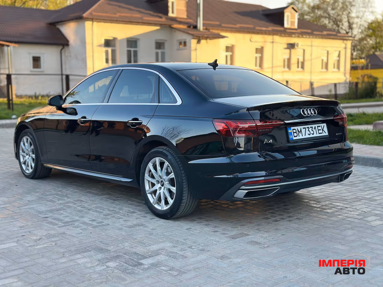 Audi A4 - фото 5