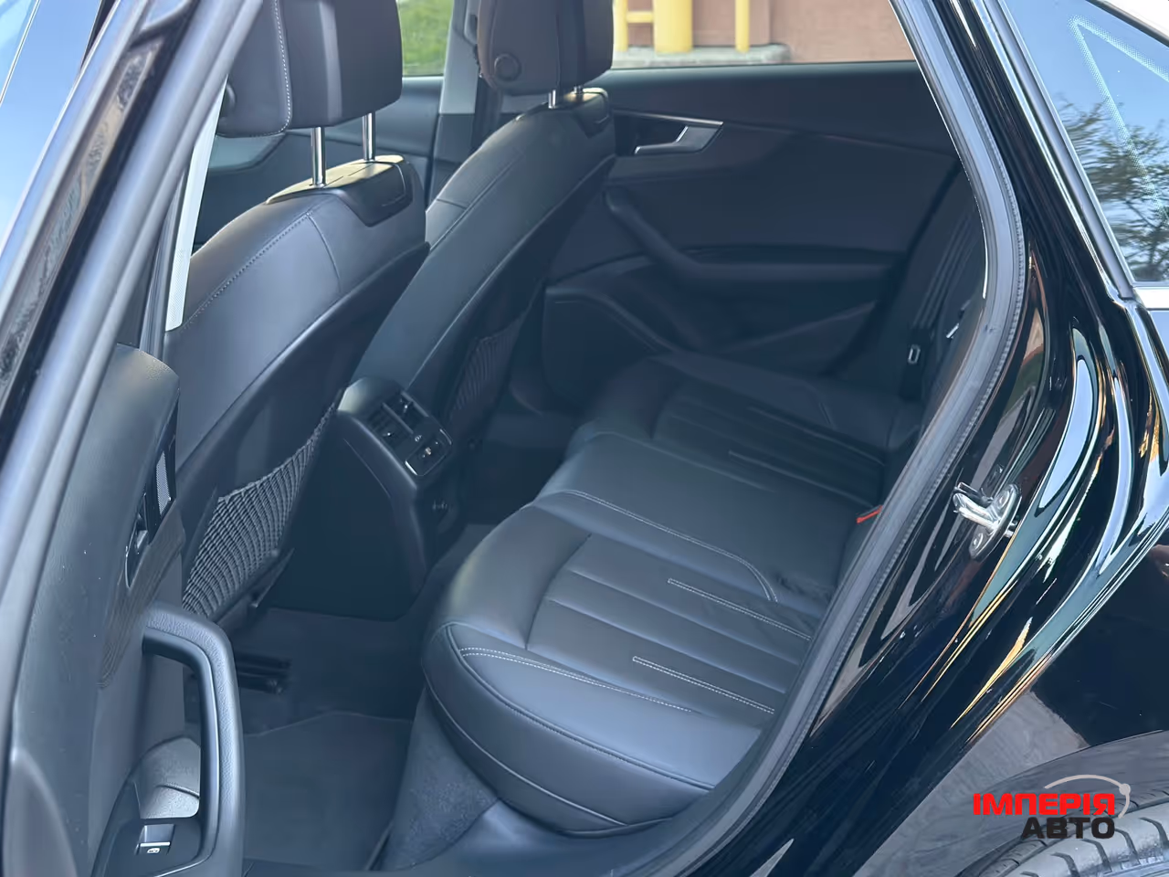 Audi A4 - фото 26