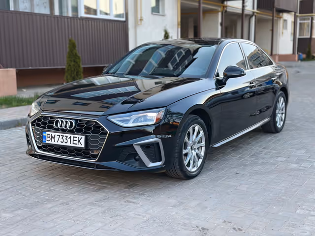 Audi A4 - фото 1