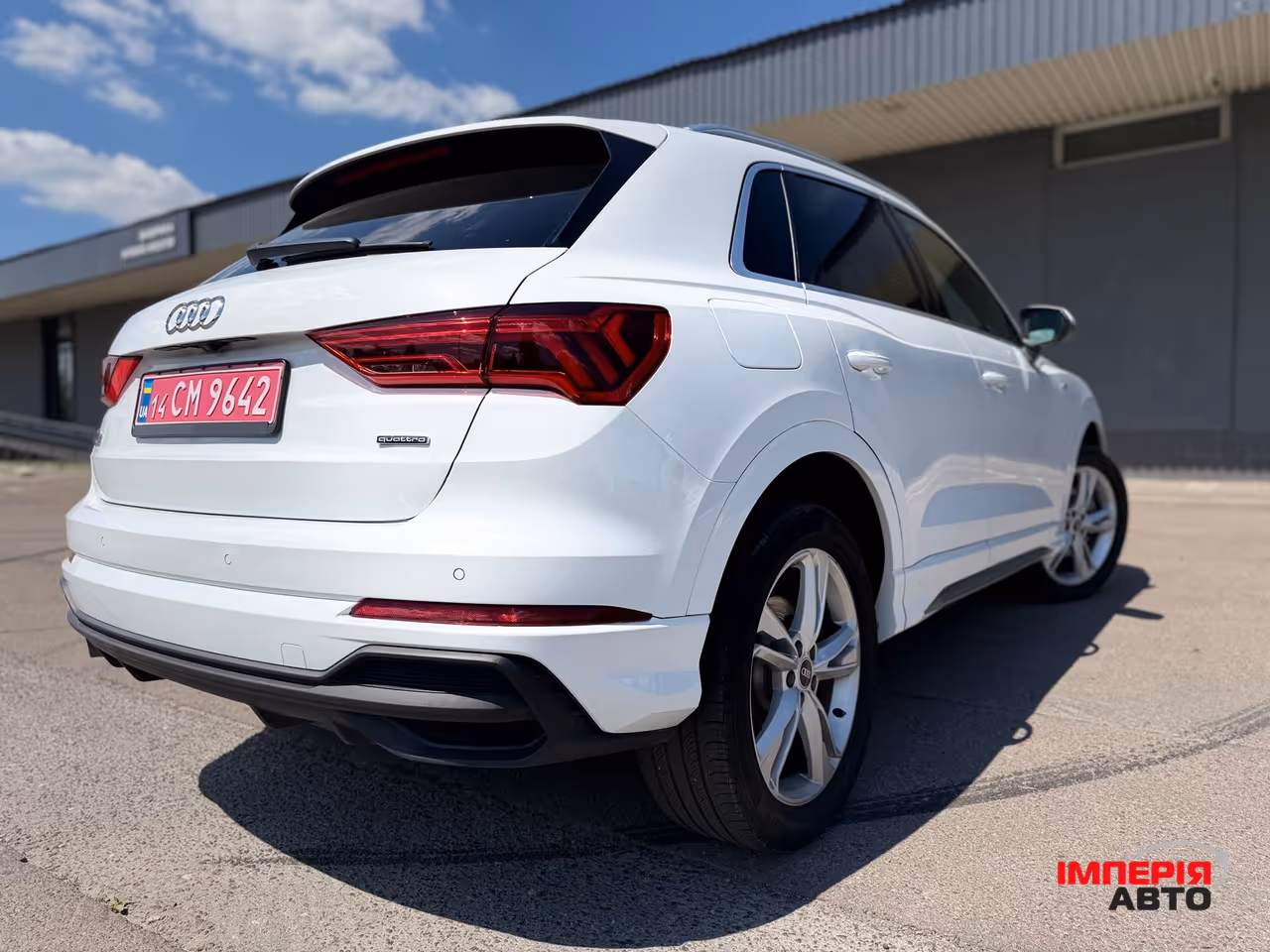 Audi Q3 - фото 11