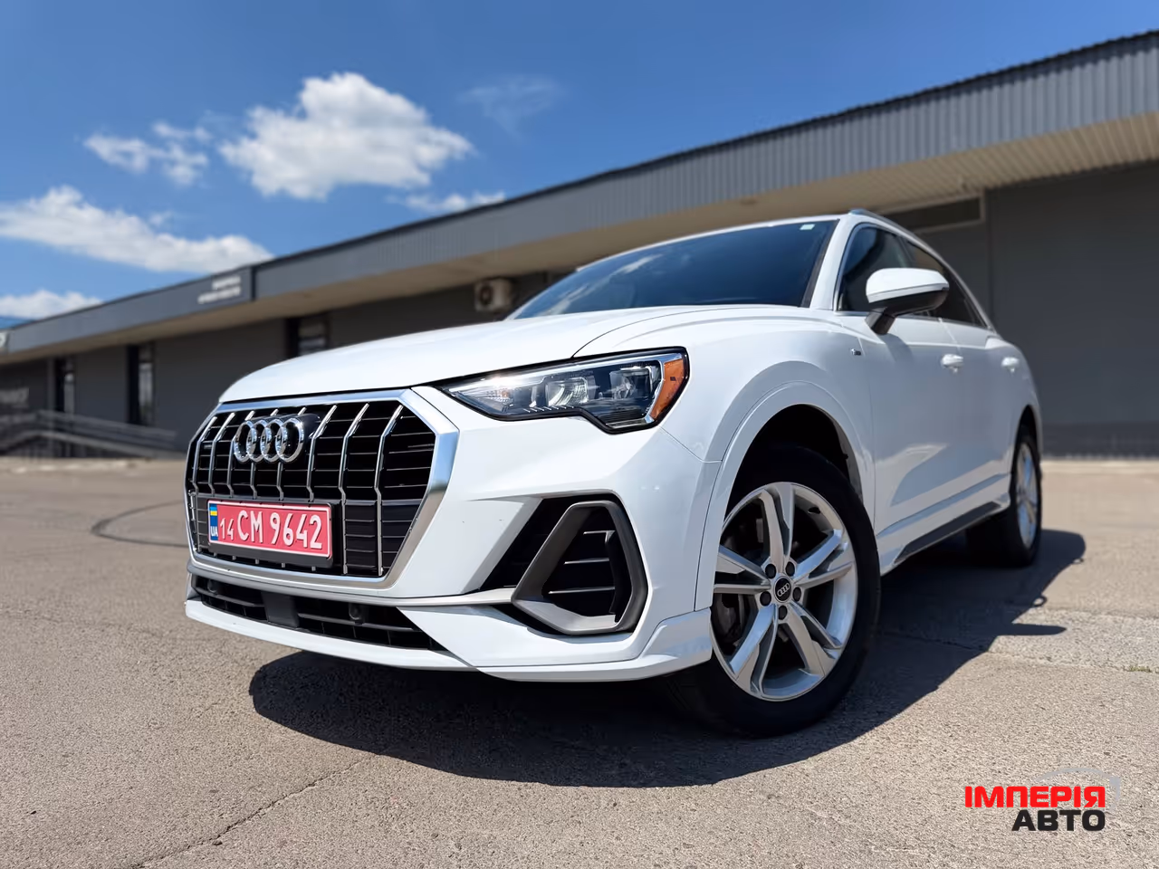Audi Q3 - фото 1