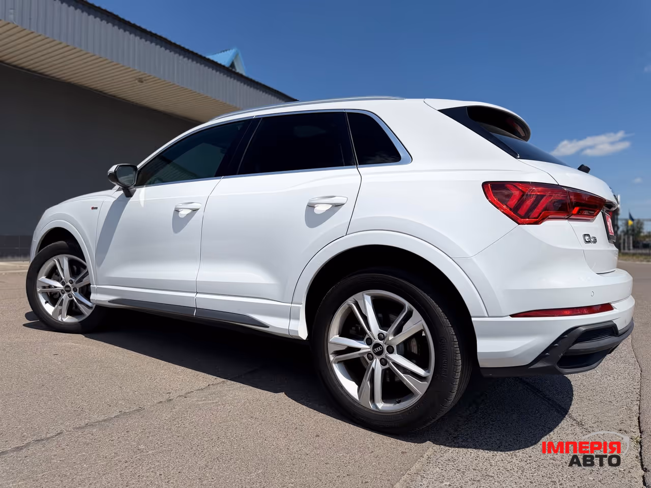 Audi Q3 - фото 15