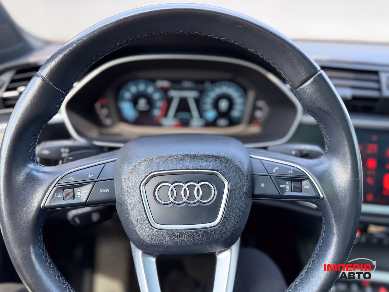 Audi Q3 - фото 19