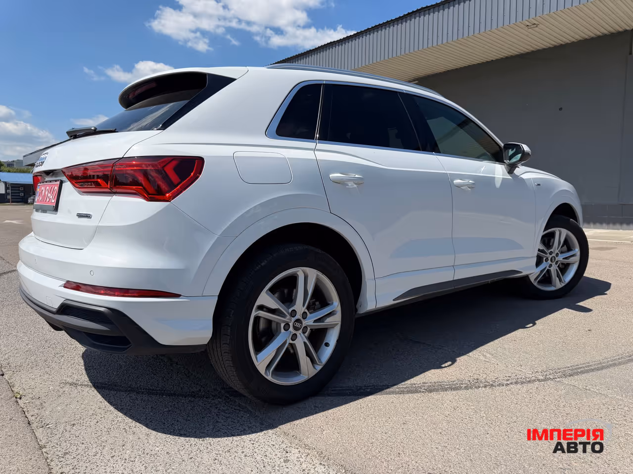 Audi Q3 - фото 9