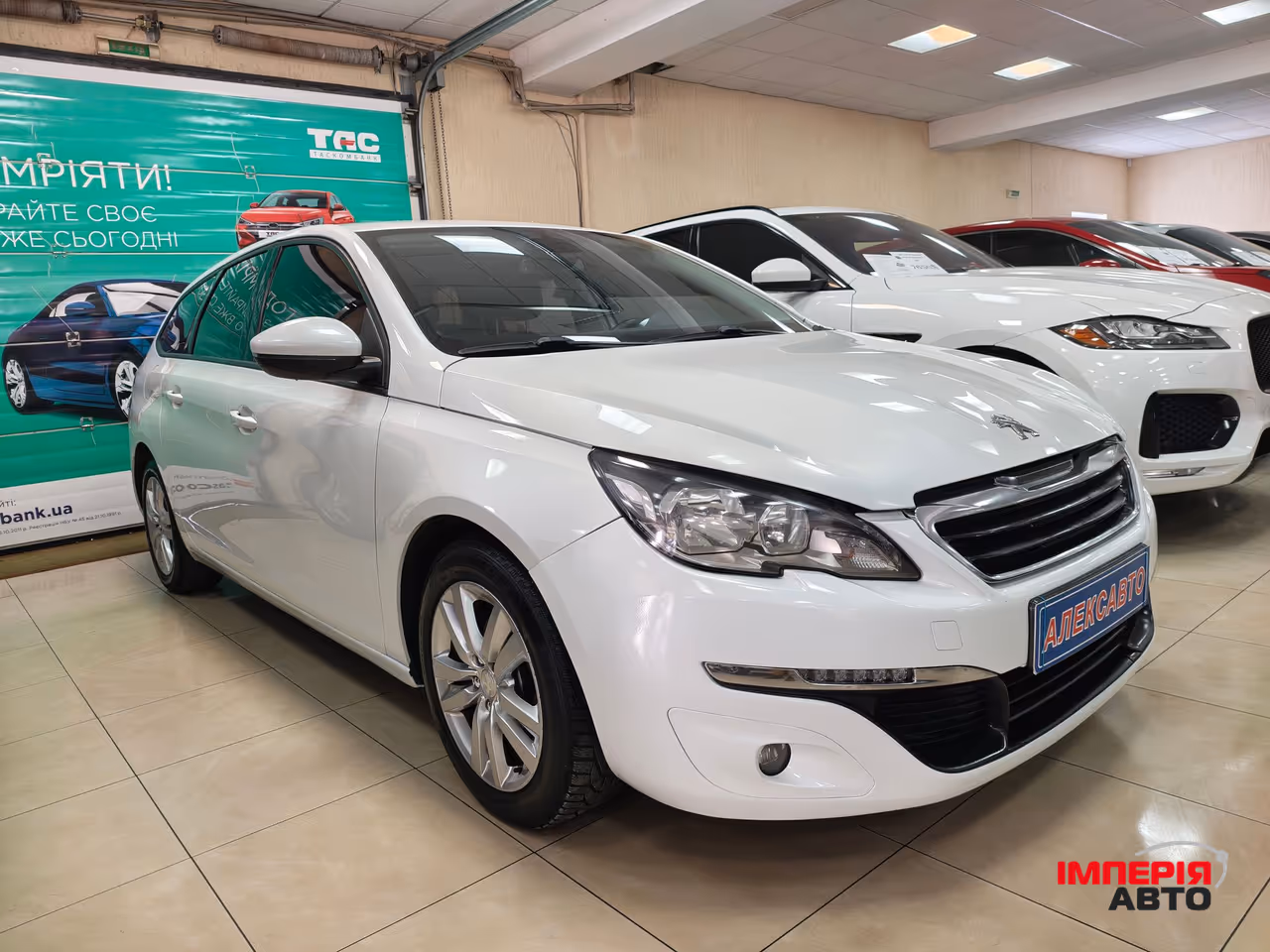 Peugeot 308 - фото 1