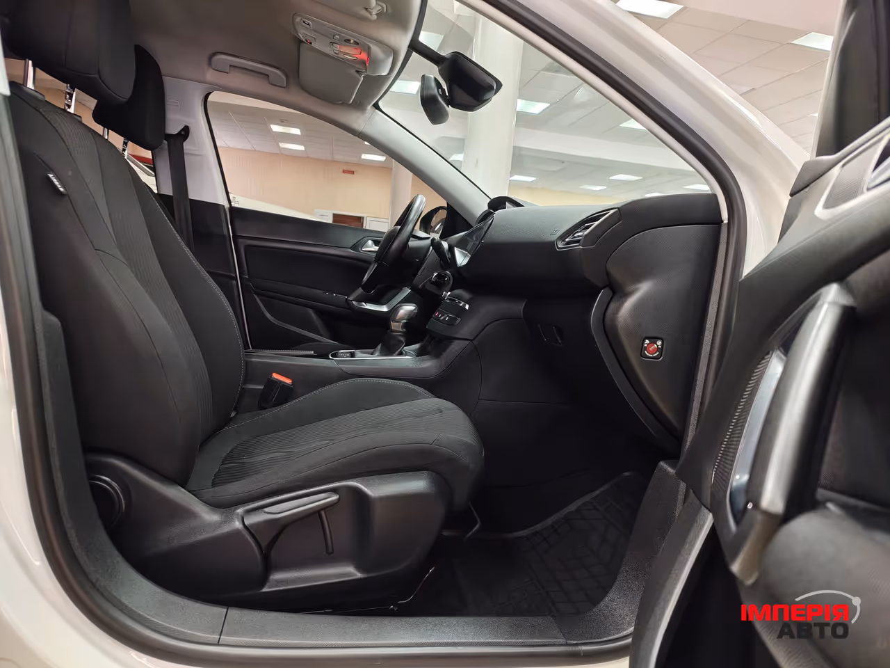 Peugeot 308 - фото 6