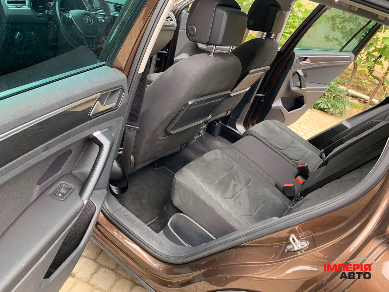 Volkswagen Tiguan - фото 8