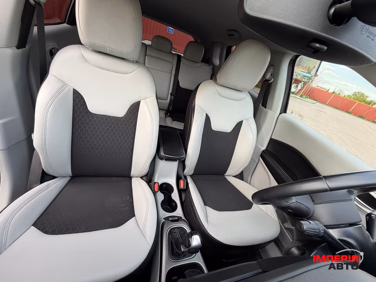 Jeep Compass - фото 17