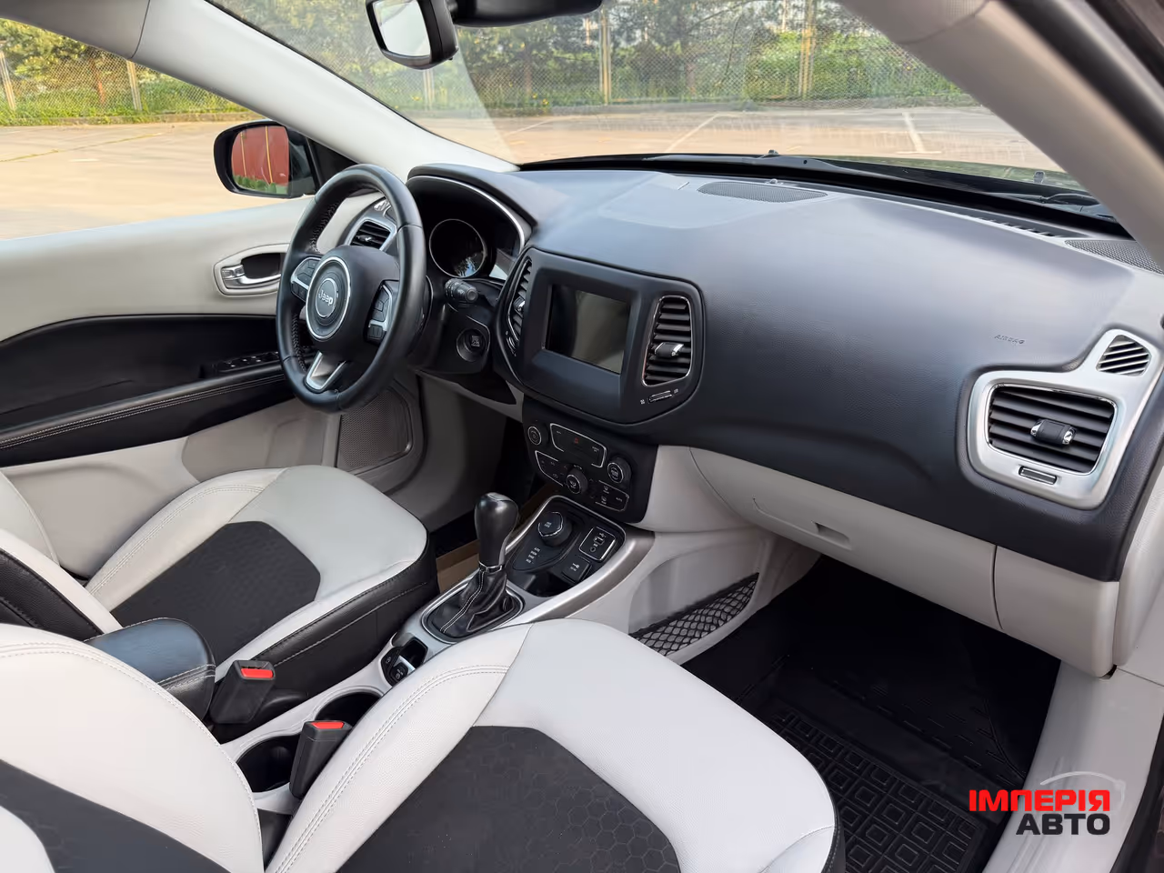 Jeep Compass - фото 12