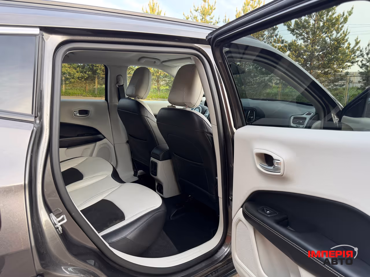 Jeep Compass - фото 11
