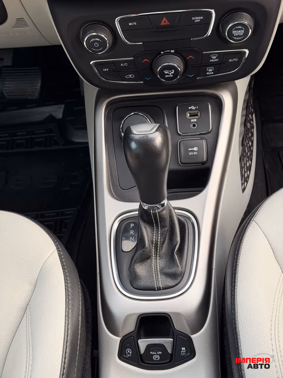 Jeep Compass - фото 16